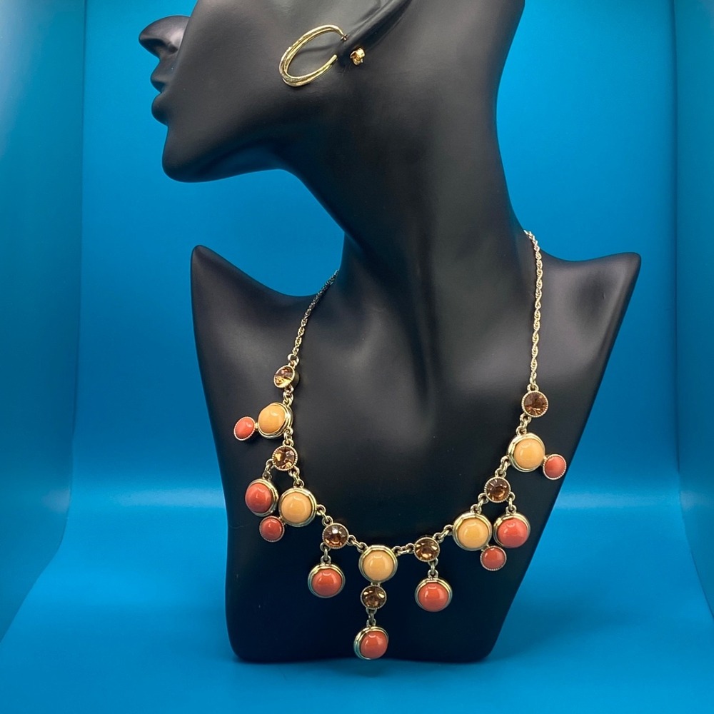 Trifari Bib Necklace Gold‎ Tone Coral Peach Cabochon w/ Bonus Earrings 16-18"
